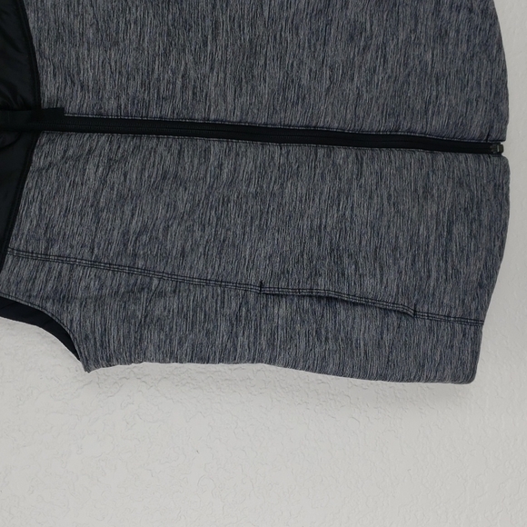 The north face vest girl's size medium 10/12 black and gray - Picture 5 of 9